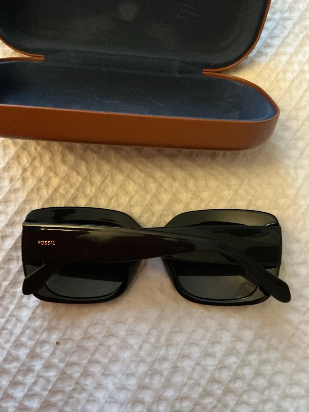 Fossil Glossy Black Rectangular Women’s Sunglasses